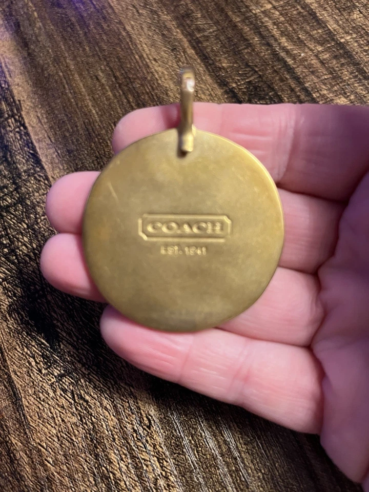 Auténtico colgante grande Coach Signature dorado/latón y azul RARO DIFÍCIL DE ENCONTRAR  Foto 4 de 4