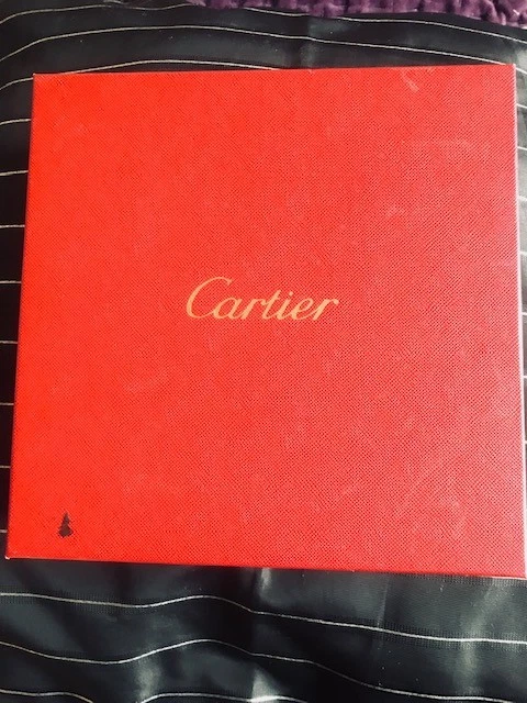 CARTIER CEINTURE CUIR BORDEAUX 95 CM LARGEUR 3 CM BON 2TAT AVEC BOÎTE - Photo 2/4