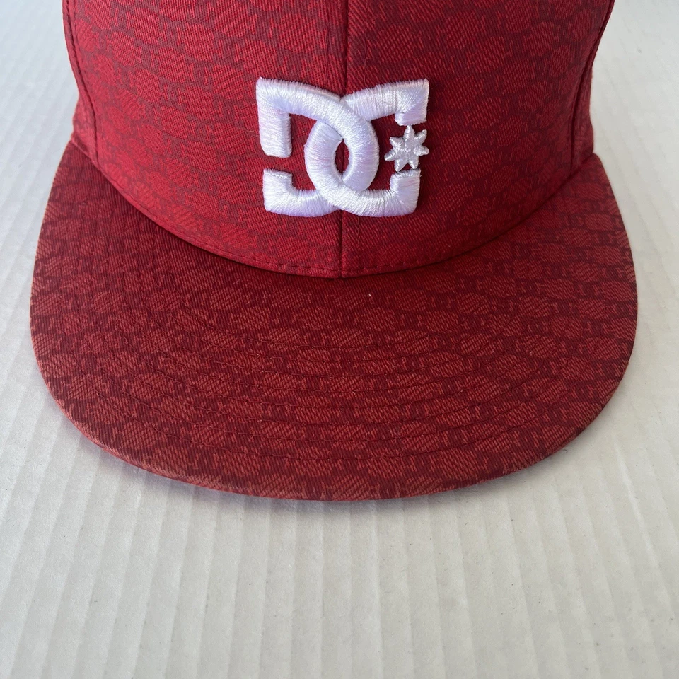 DC Shoes Gorra Ajustada Para Hombres 6/78 - 7 1/4 Rojo Patinador Surfista Grunge Y2K Foto 2 de 4