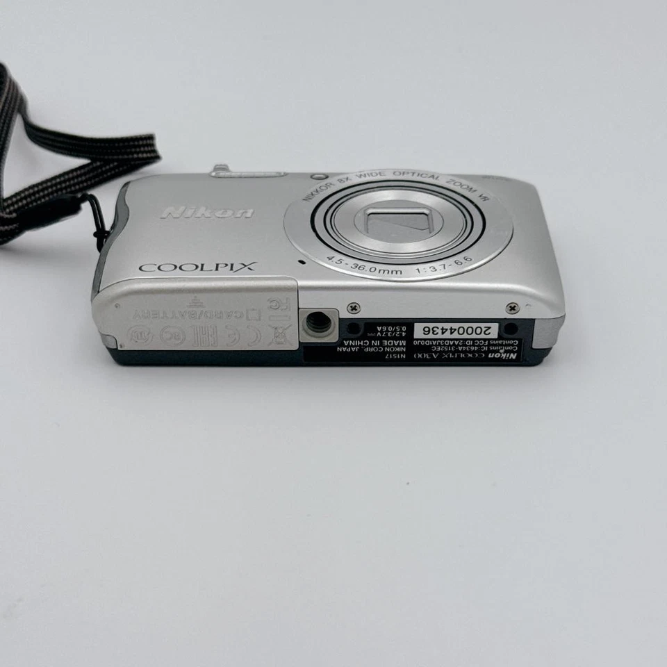 Nikon COOLPIX A300 Digital Camera Silver Wi-Fi 20MP Compact Camera - Image 3 of 4