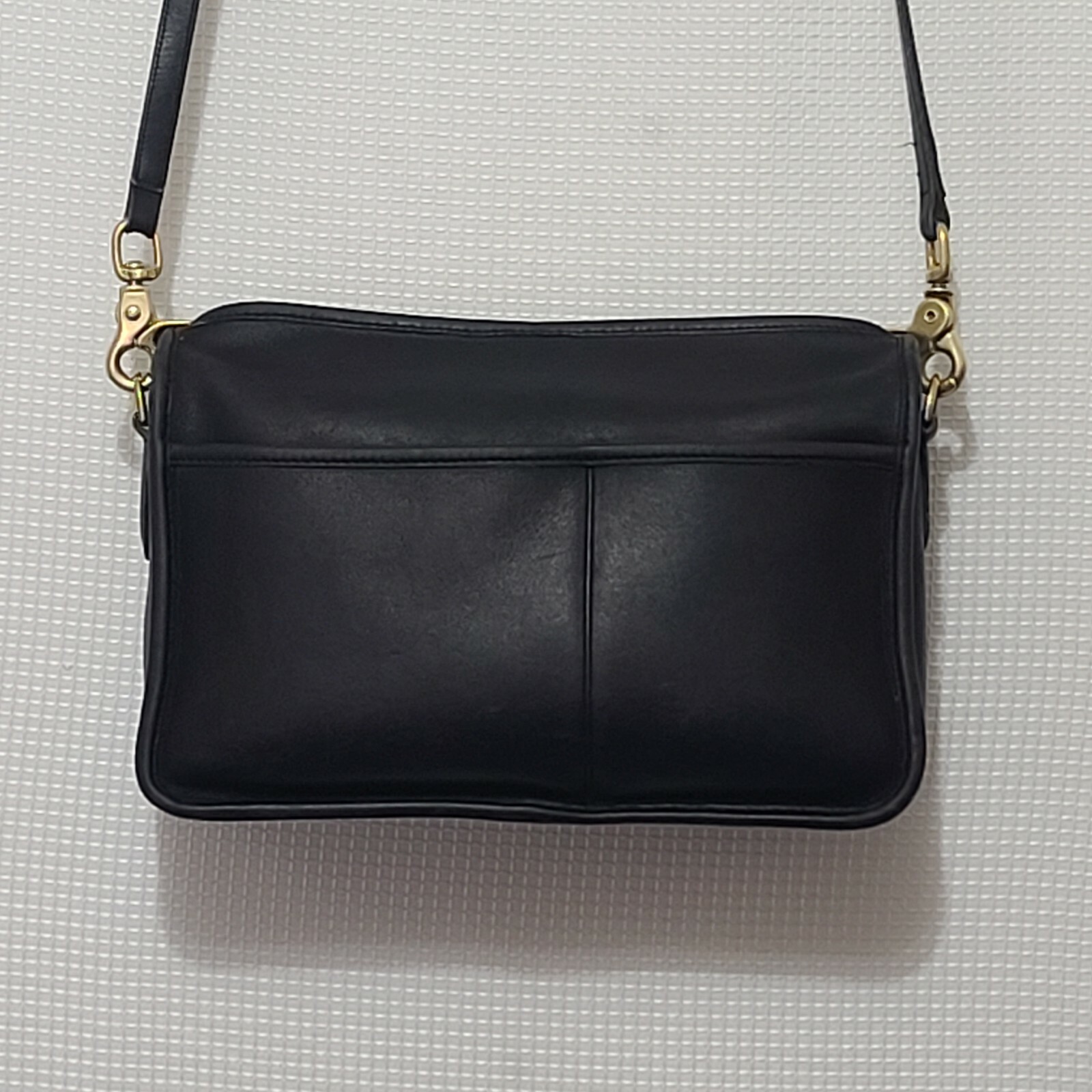 Vintage Coach Leather Crossbody Handbag Brass Hardwar… Gem