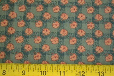 By 1/2 Yd, Tan & Red Floral on Green Cotton, Thimbleberries/Apron Strings, N956