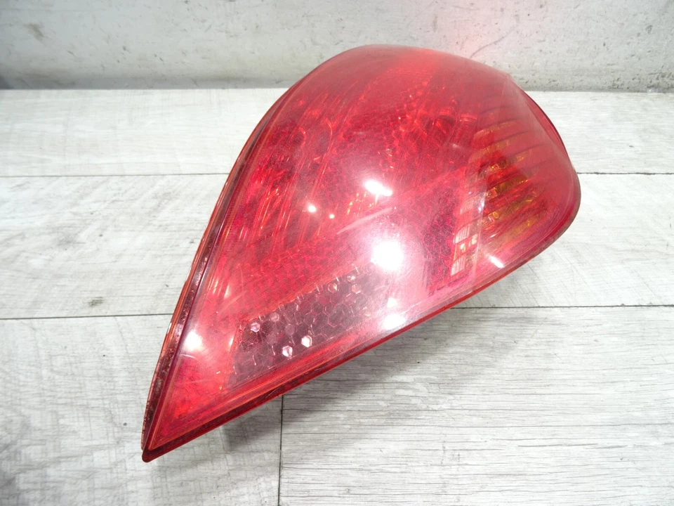 Piloto trasero derecho peugeot lado derecho para 308 access e206081. 2011 Foto 3 de 4