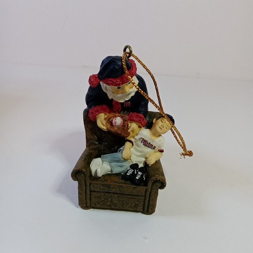 EUC 2003 MLB Minnesota Twins 3” Santa's Gift Christmas Ornament 2nd In Series - Picture 2 of 8