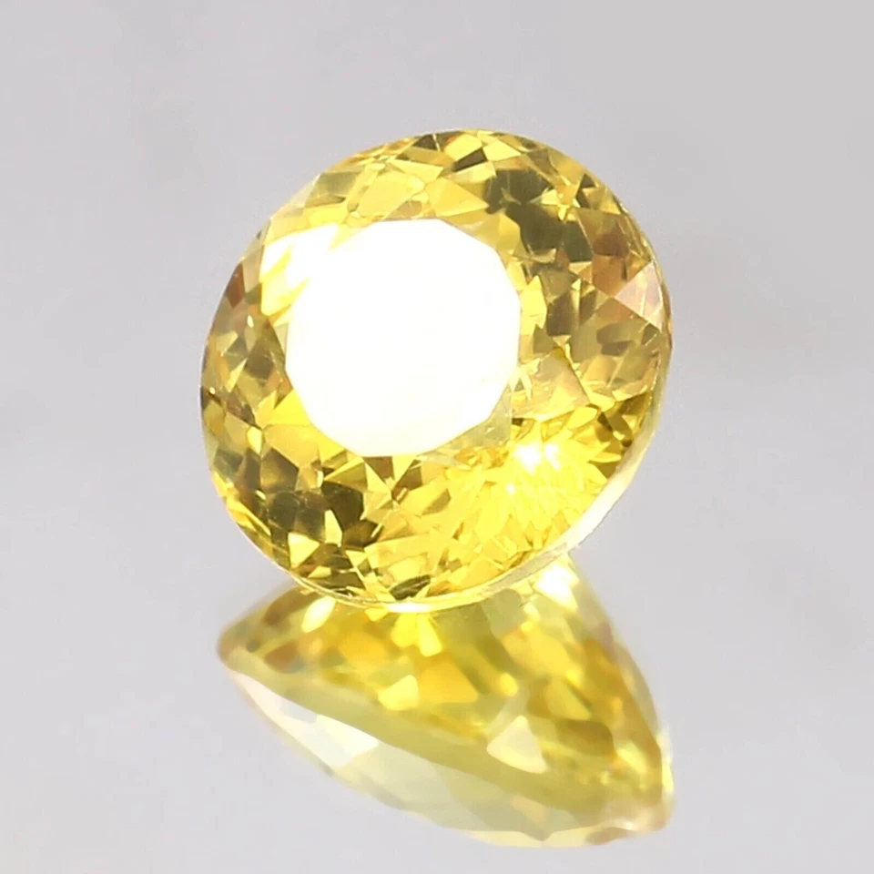 2.20 Ct Natural Flawless GIL Certified  Yellow Sapphire Round Cut Loose Gemstone - Image 3 of 4