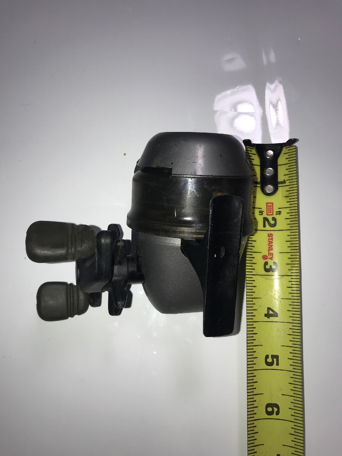 Shakespeare Synergy Steel Spincast Reel Johnson Century 2000 Lot Sold