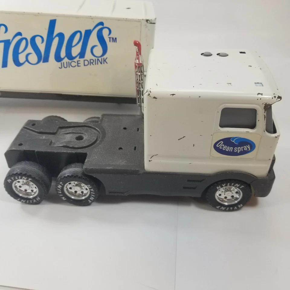 Nylint 1980s Ocean Spray Juice Drink 18 wheeler Diecast (or pressed steel) - Image 4 of 4