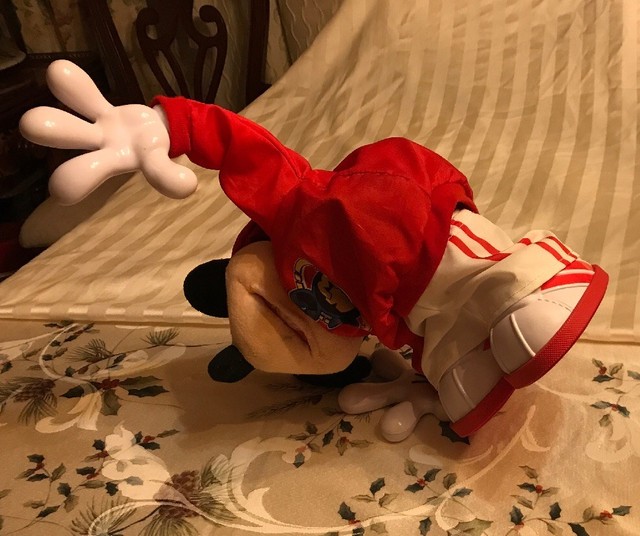 2011 DISNEY MASTER MOVES MICKEY MOUSE M3 W5129 FISHER PRICE TALKS, HIP HOP DANCE | eBay