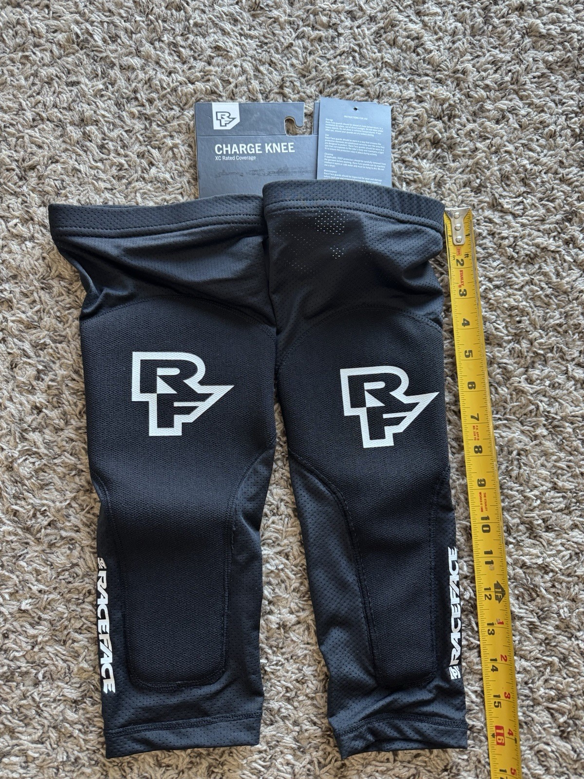 Raceface MTB Charge XC Knee pad Sleeves XS New $55msrp