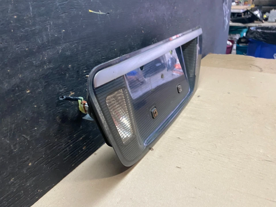 Panel de moldeo de matrícula de maletero trasero Acura TL 2004 a 2008 fabricante de equipos originales u7450 DG Foto 3 de 4