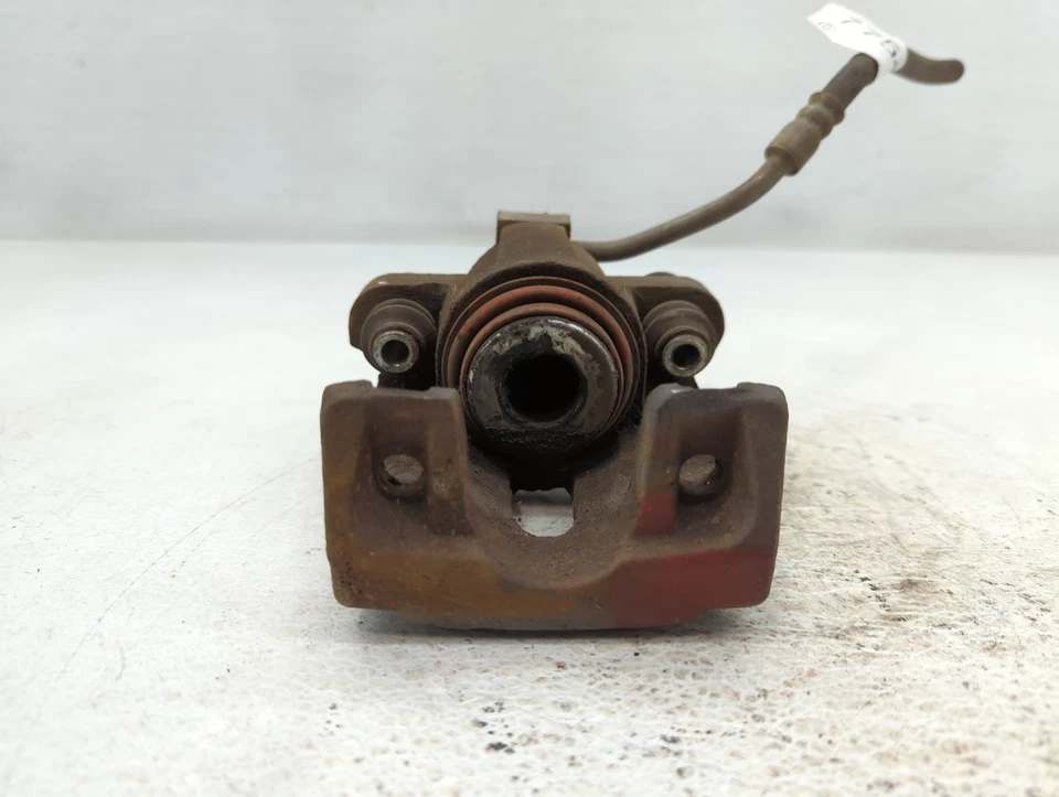 Pinça de freio dianteira direita Mercury Grand Marquis 2006-2011 passageiro P3B0U - Imagem 2 de 4