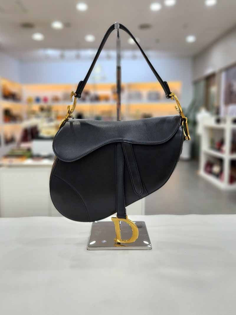 Dior Black Saddle Medium Shoulder Bag M0455CBAA 125840390 | eBay Dior Black Saddle Medium Shoulder Bag M0455CBAA 125840390 | eBay
