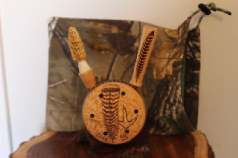 Custom Made Sycamore  Wood Turkey Pot  Call with Two Round Tip  Rod  Strikers
