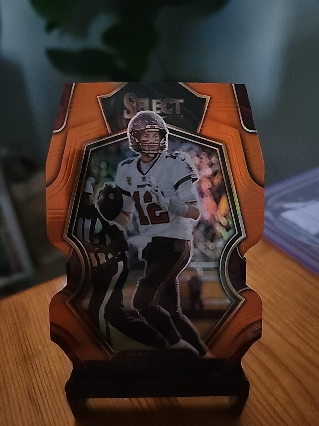 2022 Panini Select - Premier Level Tom Brady #192 Orange Prizm Die-Cut /199