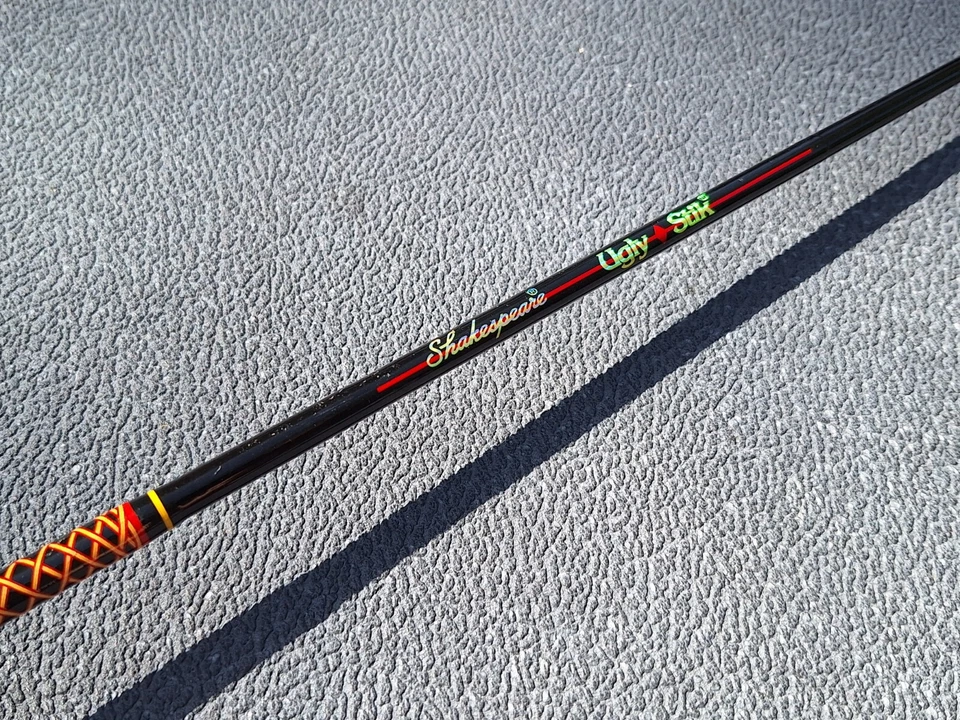 Shakespeare Ugly Stik SCL 1101 5'0" Spin Cast Rod Luz Acción 4-10 Lb 2 piezas Foto 3 de 4