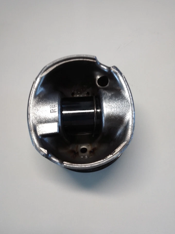 BMW N57D30 A/B   X6 X5 F30 F31 F15 F10 F11 F12 F13 Kolben mit Kolbenringen - Bild 3 von 4