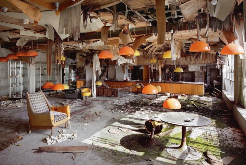 Thumbnail - Abandoned Places | Henk Van Rensbergen | Englisch