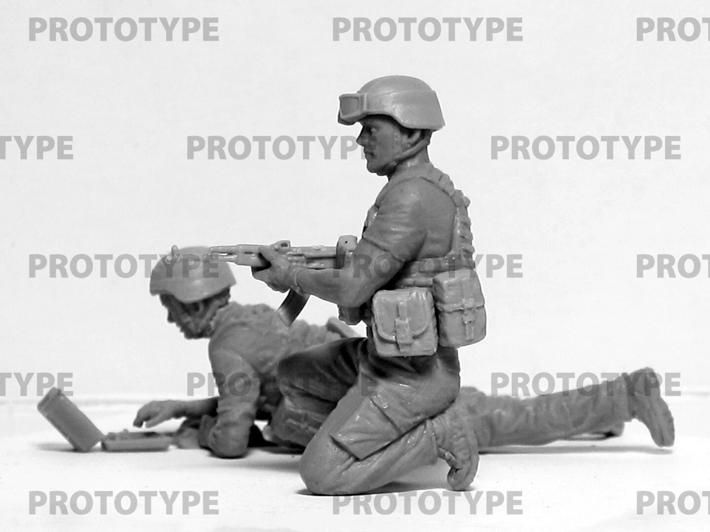 ICM 35750 Plastic model figure kit Scale 1:35 ATGM Stugna-P with Ukrainian  crew | eBay