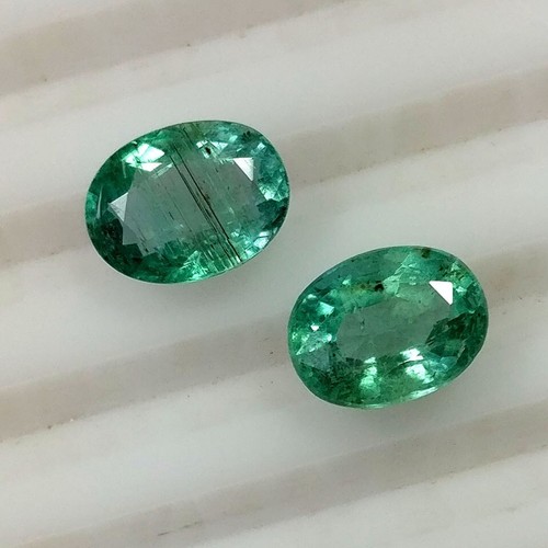 Smeraldo naturale ovale 3,11 ct bel verde buona lucentezza calibrato coppia abbinata 8x6 - Foto 3 di 4
