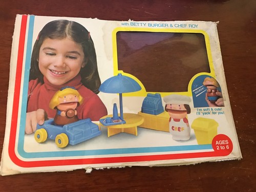 VINTAGE RARE 1979 IDEAL LIL YAKKERS DRIVE-IN BURGER STAND TOY PLAY SET 2 FIGURES - Picture 8 of 8