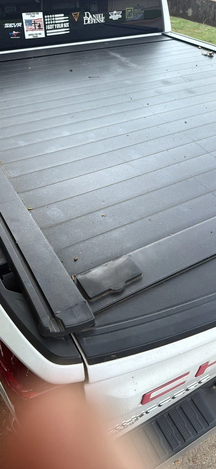 Cubierta de cama retráctil RetraxPRO para Chevy Silverado & GMC Sierra Foto 3 de 3