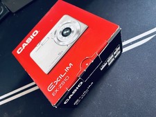 Casio Exilim EX-ZS10 Digitalkamera 14.1MP 5x Zoom 26mm Weitwinkel Schwarz