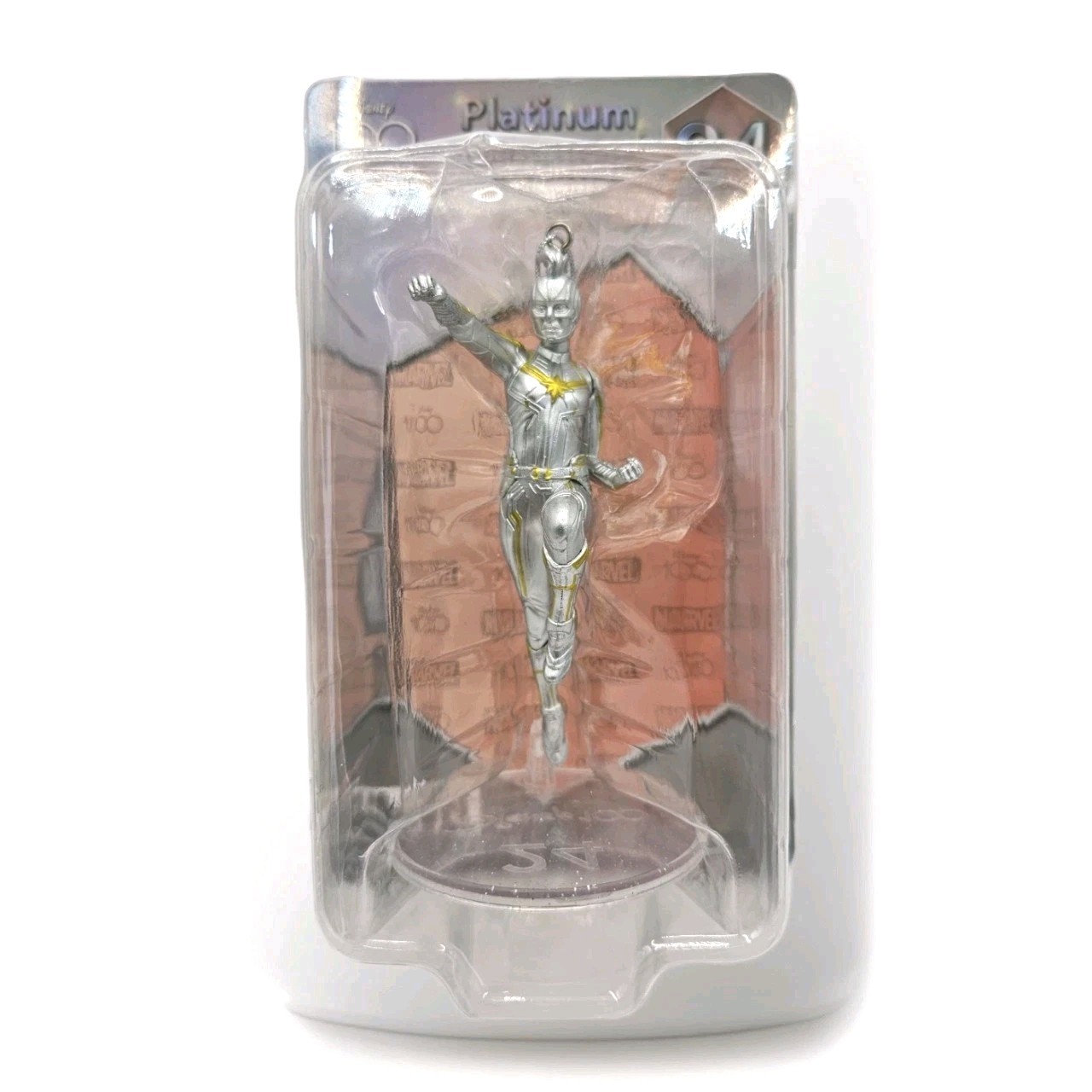 Figurine Captain Marvel Disney 100 Ans pour une décoration de Noël Avengers réussie