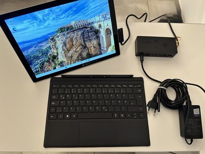Microsoft Surface Pro 5  1807 i5 7300U/ 12,3'' Touch 256GB SSD 8GB RAM LTE + Dock