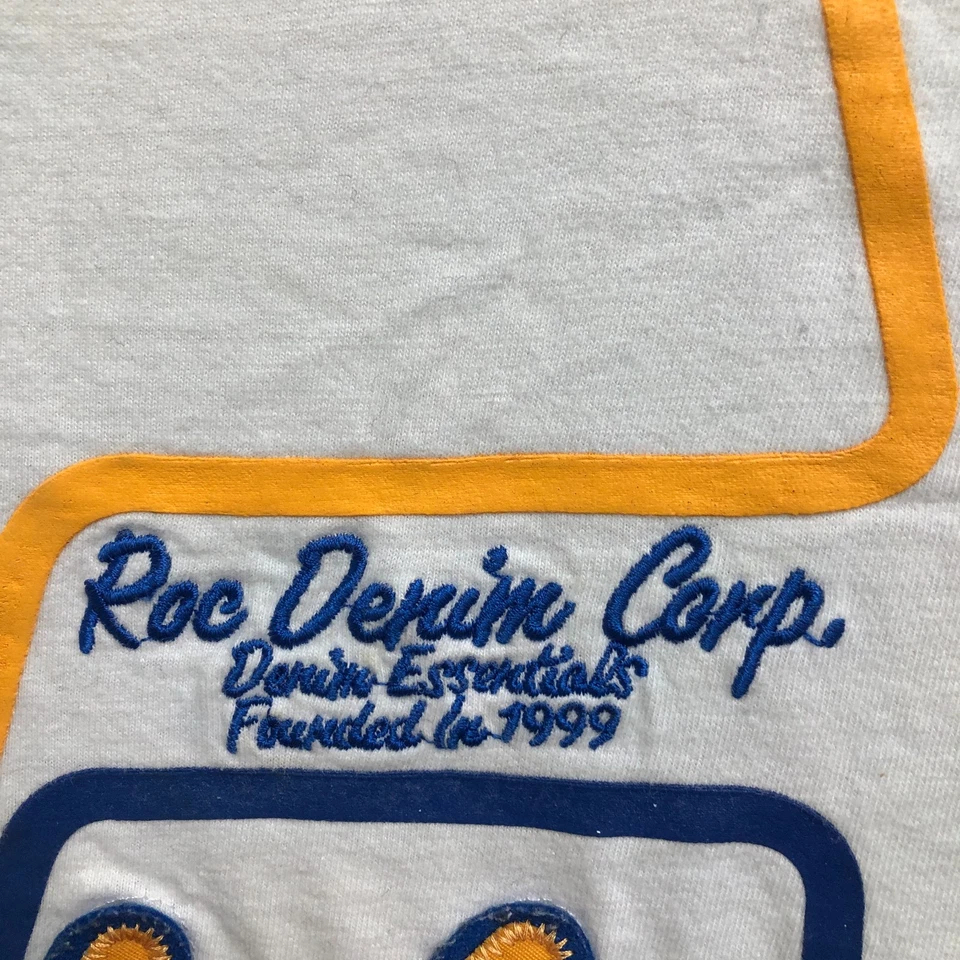 VINTAGE Camisa Rocawear 2XL Adulto Blanco Azul Cuello Redondo Manga Corta Camiseta Años 90 Para Hombre Foto 3 de 4