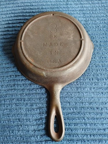 Vintage 6” Lodge Cast Iron Skillet Pan SK D #3 3 Notch Heat Ring Made USA Round
