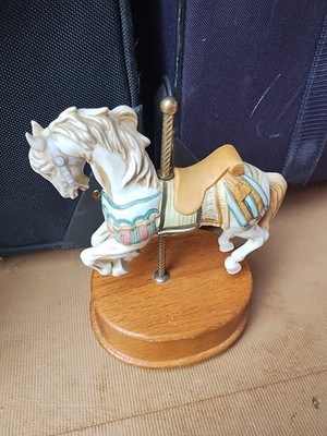 Vintage Willitts Inc Carousel Horse Music Box  Carousel Waltz  Not Working 