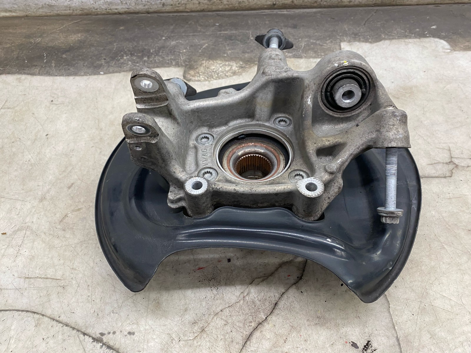 2015-2020 BENTLEY BENTAYGA OEM RH REAR RIGHT SPINDLE KNUCKLE W/ WHEEL HUB *109K*