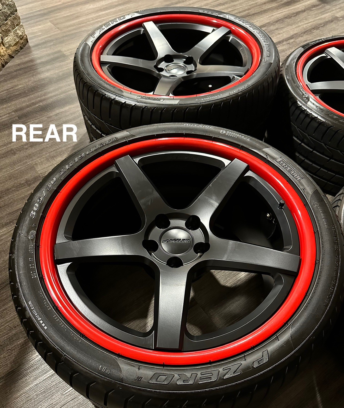 Audi R8 Front Wheels Set P/N 02605506015