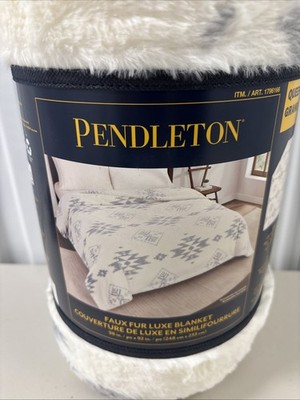 Pendleton クイーンブランケット 98x92インチ PENDELTON Reversable Faux Fur Luxe Blanket Queen 98x92 in 1796166
