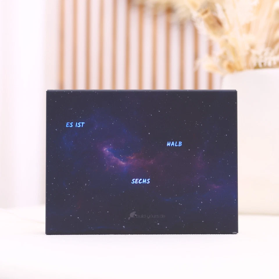 BoxClock Beyond Space- Die Wortuhr für den Schreibtisch - LED Standuhr - Bild 2 von 4