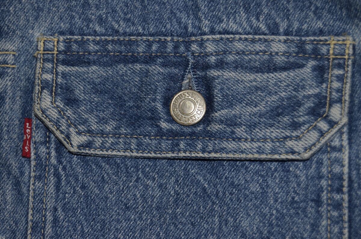 Mens VINTAGE LEVIS 70501 04 14 TYPE 1 TRUCKER JACKET size Mens VINTAGE LEVIS 70501 04 14 TYPE 1 TRUCKER JACKET size
