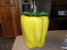 McCoy Pottery Cookie Jar Yellow Chili Pepper Embossed 157 10" Vintage 1970's