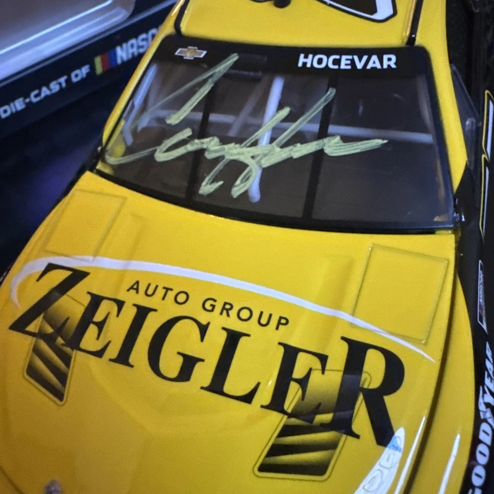 Carson Hocevar #77 亲笔签名 1: 24 压铸 2024 Lionel Racing 2024 Camaro Zl1 — 第 2/4 张图片