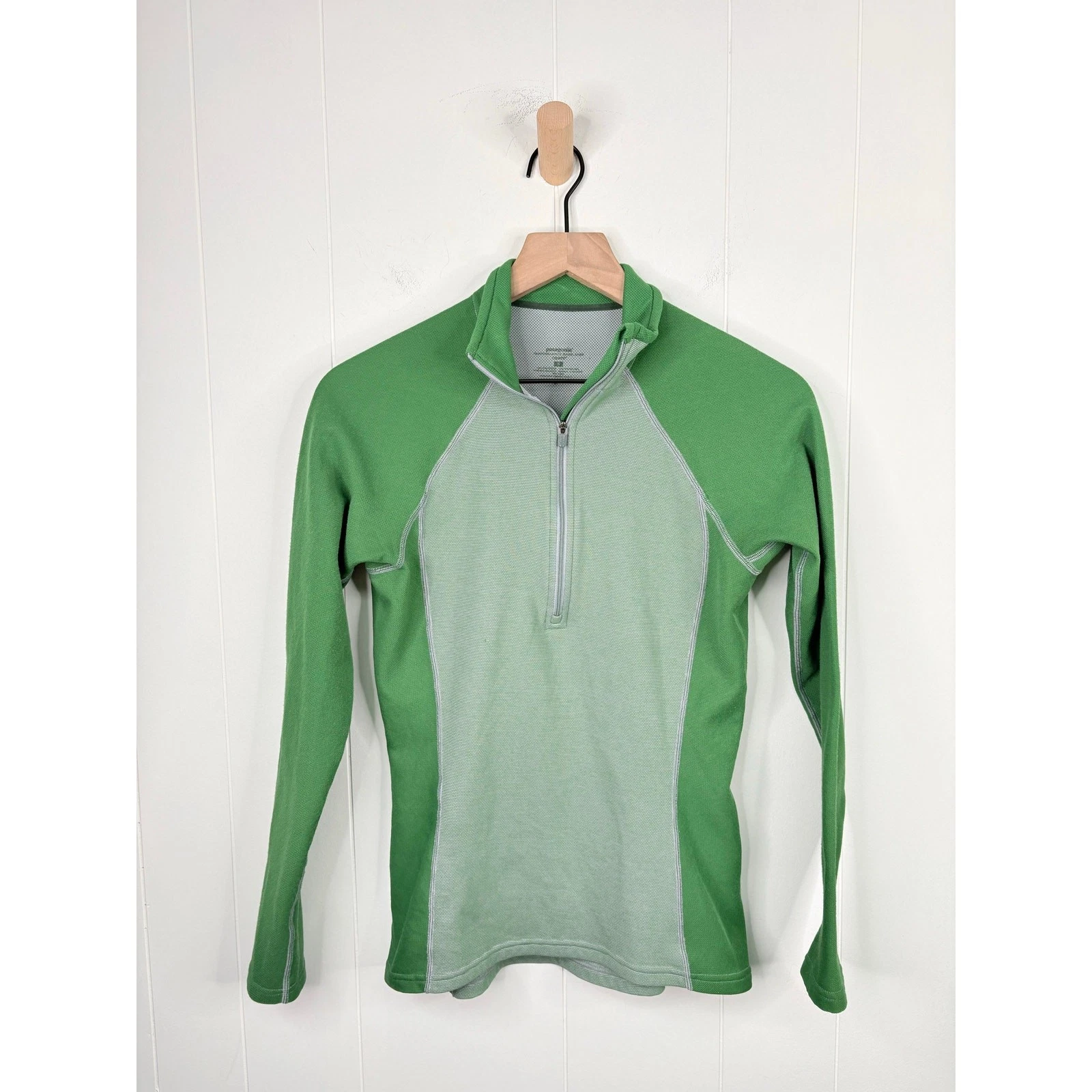 Patagonia Womens Capilene 1/4 Zip Base Layer Top Small Green Long Sleeve
Opens in a new window or ta