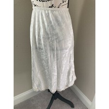 VINTAGE BARBIZON IVORY HALF SLIP - SIZE SMALL  pe 
