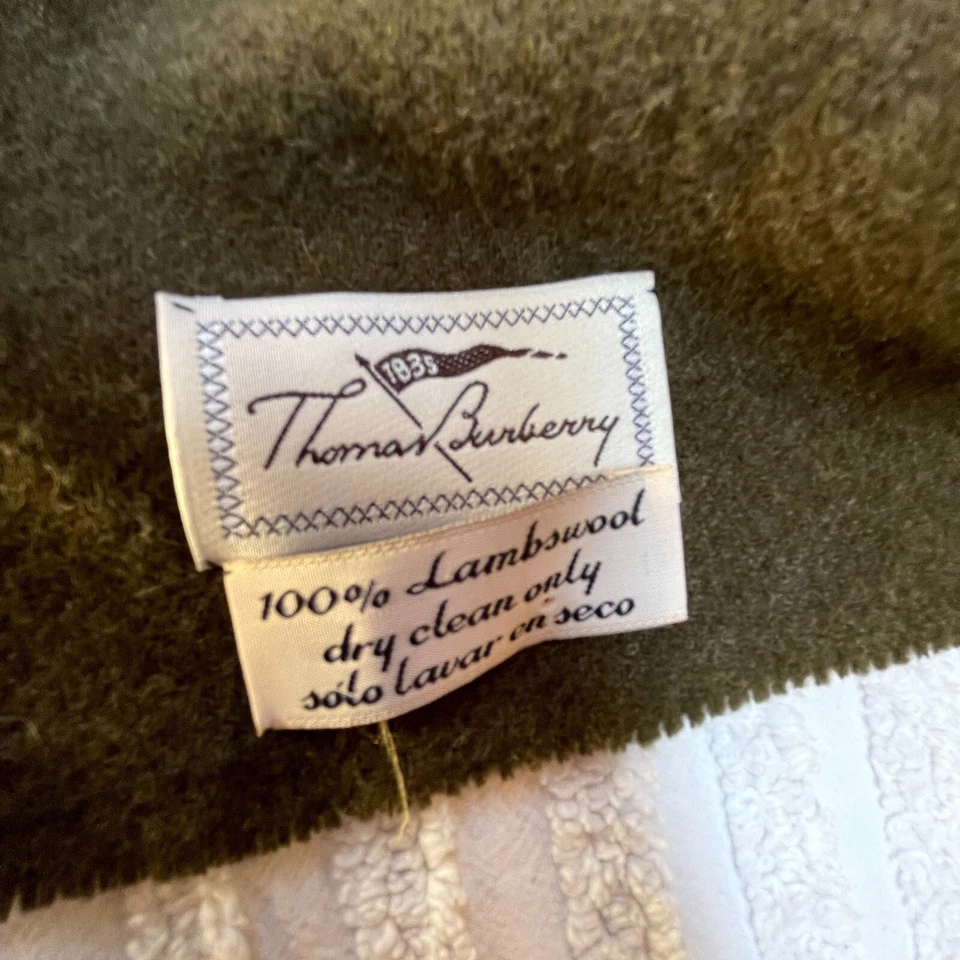 Raro Thomas Burberry 1835 100 % lana de cordero verde liso bufanda/chal borde con flecos Foto 2 de 4