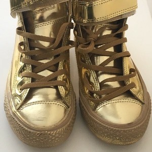 gold converse size 5