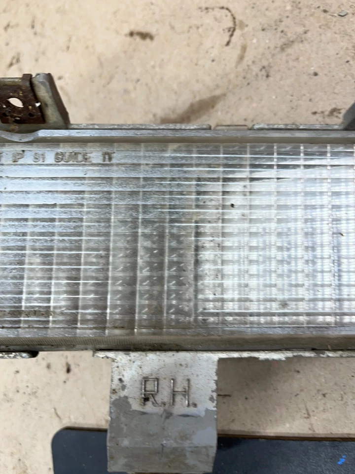 Chevrolet K5 K10 C10 C20 C30 1981 1982 Blazer Suburban GMC luz de estacionamiento carcasa Foto 3 de 4