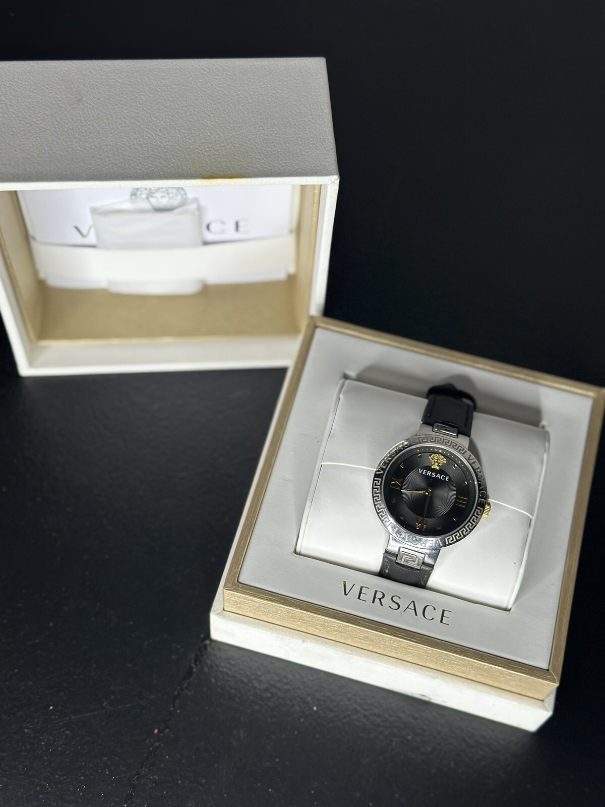 ‼️ FOR SALE ‼️

Versace Greca Logo Mini VEZ100321 Womens Quartz Watch

$380 OBO Versace Watch For Women - Gem main image 4