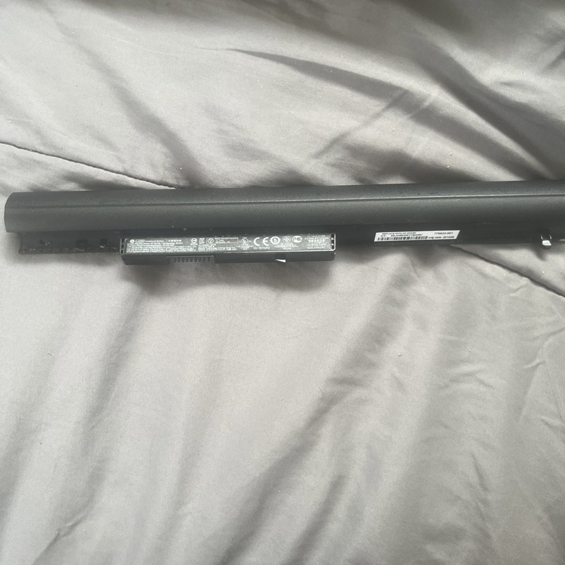 Genuine OEM LA03 LA03DF Battery For HP 15-F271WM 15-F272WM 775625-121 776622-001