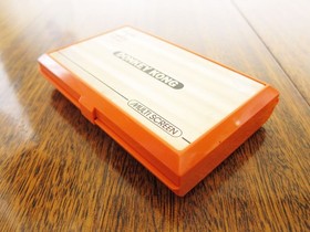 NINTENDO Donkey Kong Game and Watch in Excellent Condition (DK-52) 1982