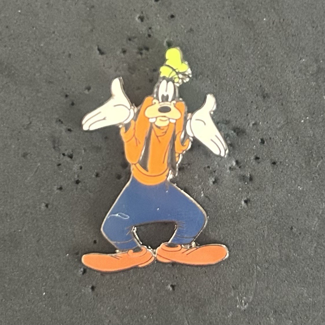 Disney Mickey and Friends Goofy Shrugging His Shoulders Pin Open Edition Trading