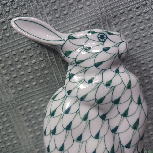 Andrea by Sadek White & Green Bunny Rabbit Herend Style Fishnet Figurine 5 3/4”H - Picture 11 of 11