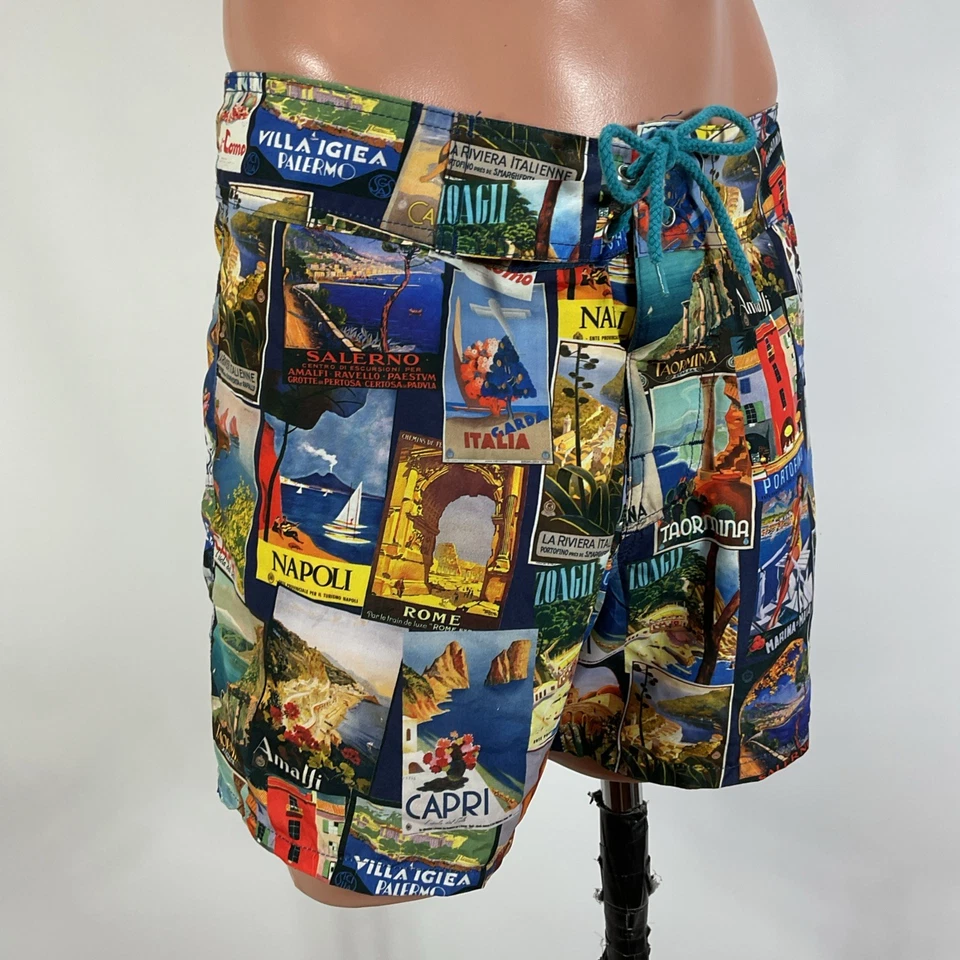 Bañador Sauvage California para hombre con tarjeta postal italiana 100 % nailon talla 36 AOP Foto 3 de 4