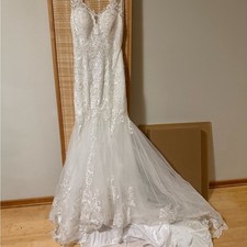 Azazie Diva Wedding Dress 2 Diamond White NWT Lace Mermaid Bridal Gown